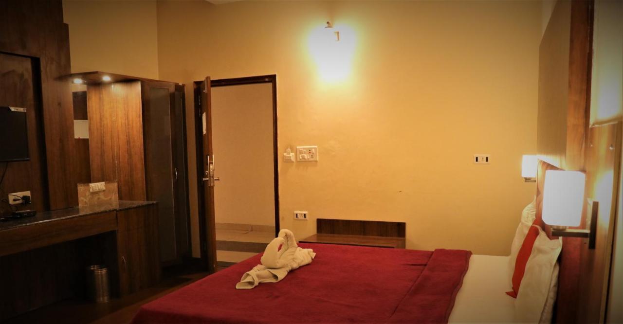 Hotel Pushap Palace Patiāla Exteriér fotografie